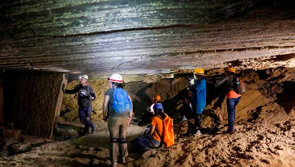 Самая длинная соляная пещера в мире