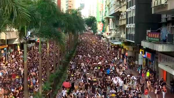 Столкновения во время демонстрации в Гонконге