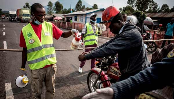 Эбола оставляет почти 1700 погибших в Конго