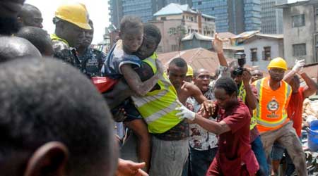 Численность увеличилась до 20 погибших после обрушения здания в Нигерии